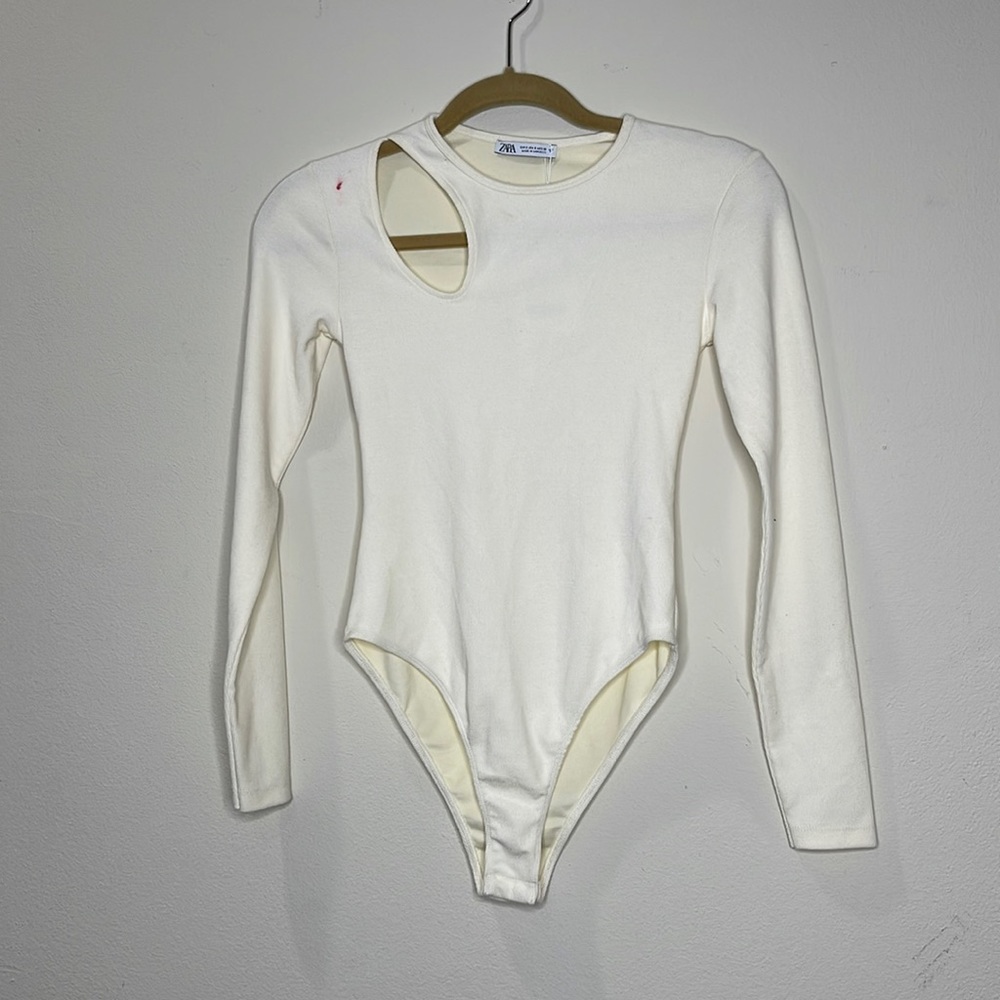 Zara Women's Cut-Out Soft Bodysuit in Ecru